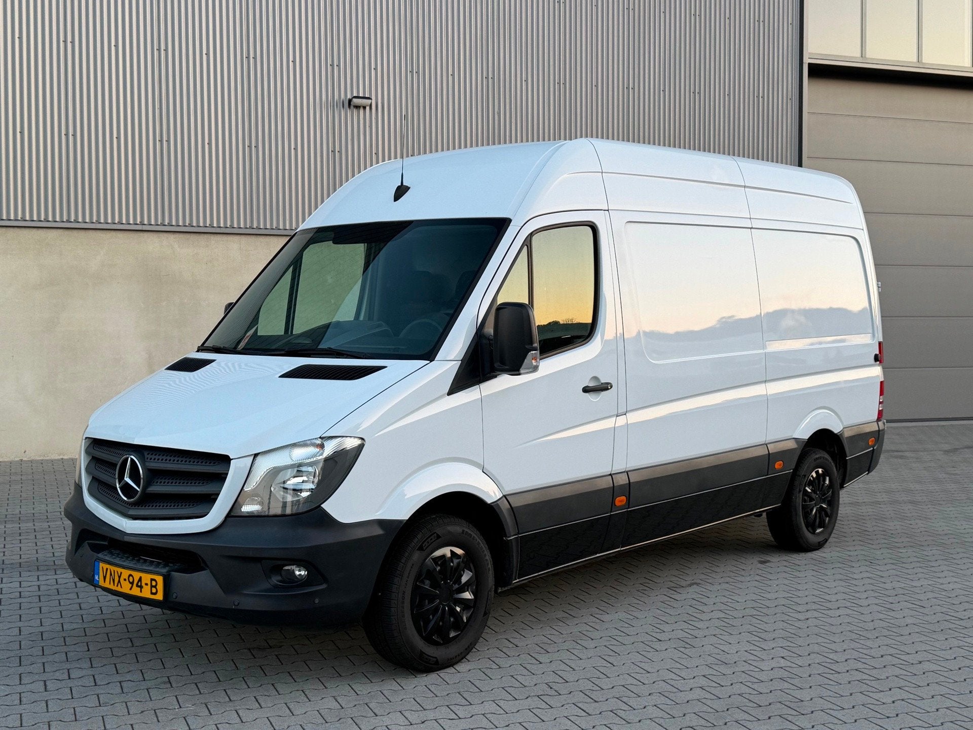 Mercedes-Benz Sprinter 513 2.2 CDI 366 DC L2H2 129PK AIRCO+H, Auto's, 13 km/l, Euro 5, Gebruikt, Zwart