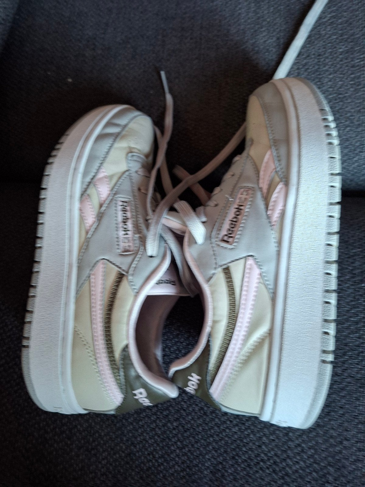 Reebok, Ophalen of Verzenden, Zo goed als nieuw, Zwart, Sneakers of Gympen
