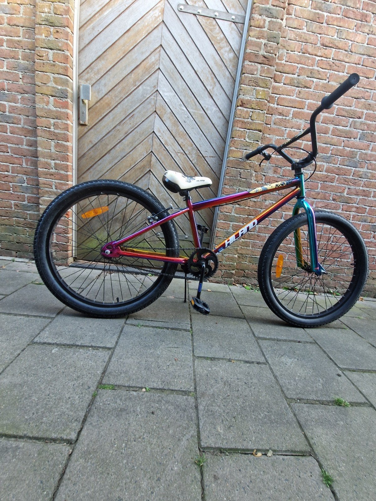 Hiland BMX Fiets - Regenboogkleur - Zo goed als nieuw, 24 inch of meer, Hiland, Velgrem, V-brakes