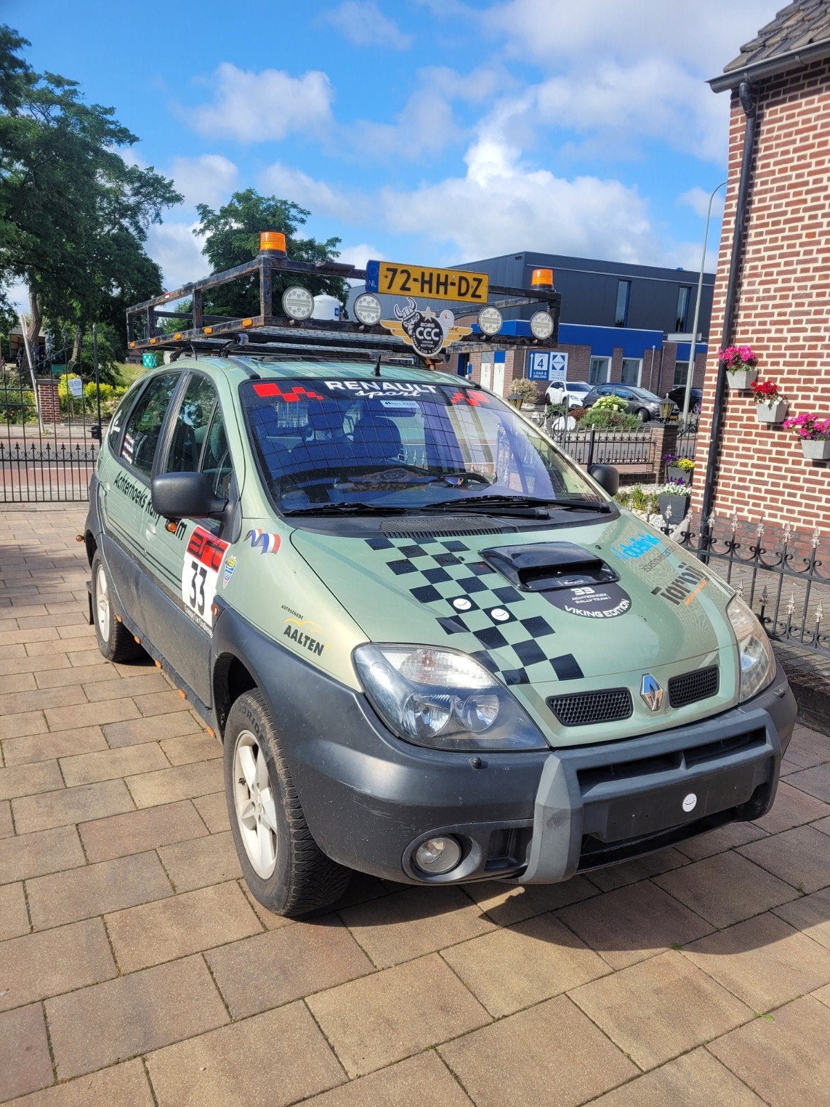Renault Scénic 2.0 16V 4WD 2001 Bruin, Auto's, Renault, 1998 cc, 1440 kg, 4 cilinders, Bruin