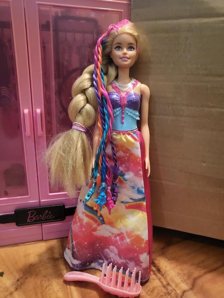 Barbie met extra lang haar en accessoires, Ophalen of Verzenden, Zo goed als nieuw, Barbie