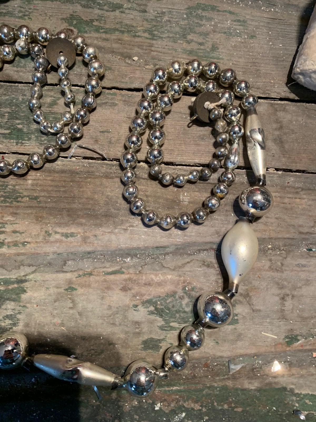 Zeer oude Vintage Kerstboom Ketting - Zilverkleurige Kralen, Diversen, Gebruikt, T, Ophalen of Verzenden, N