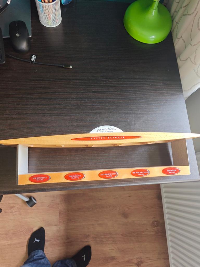 Johnnie Walker rek voor 5 flessen - Houten display, Ophalen of Verzenden, Zo goed als nieuw, Minder dan 5 flessen, Minder dan 50 cm