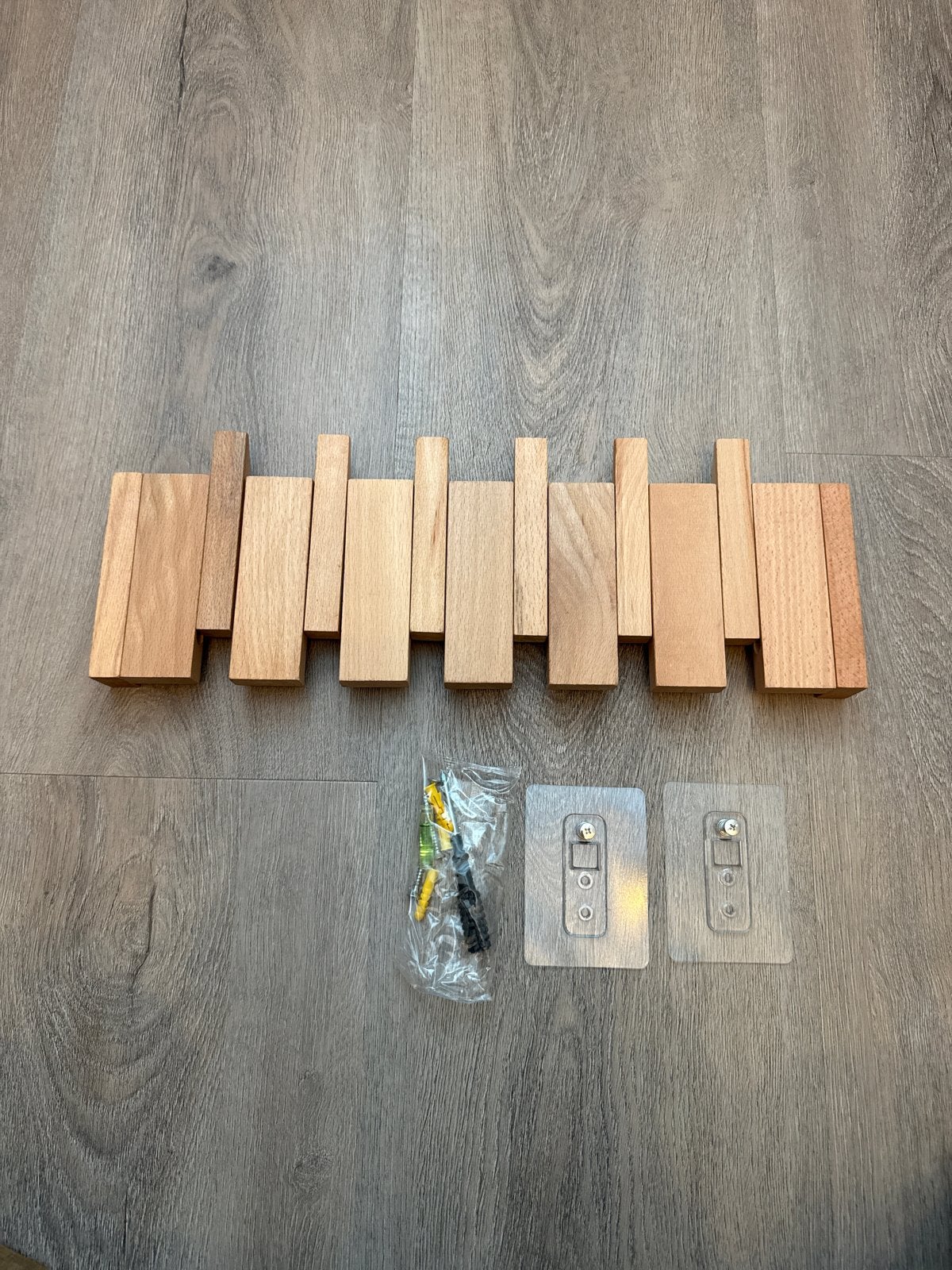 Houten wandkapstok met inklapbare haken, Wandkapstok, Nieuw, Ophalen of Verzenden, Minder dan 100 cm