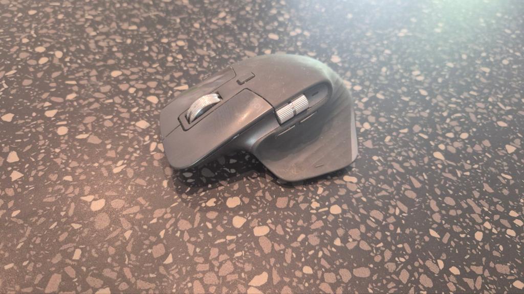 Logitech MX Master 3 Draadloze Muis, Computers en Software, Muizen, Rechtshandig, Muis, Gebruikt, Ergonomisch