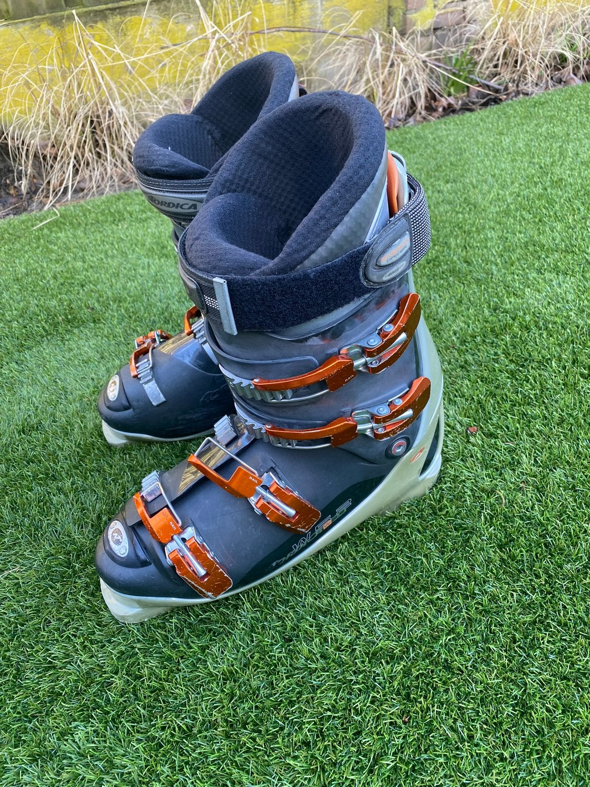 Nórdica skischoenen maat 44, Sport en Fitness, Schoenen, Ophalen of Verzenden, Zo goed als nieuw, Nordica