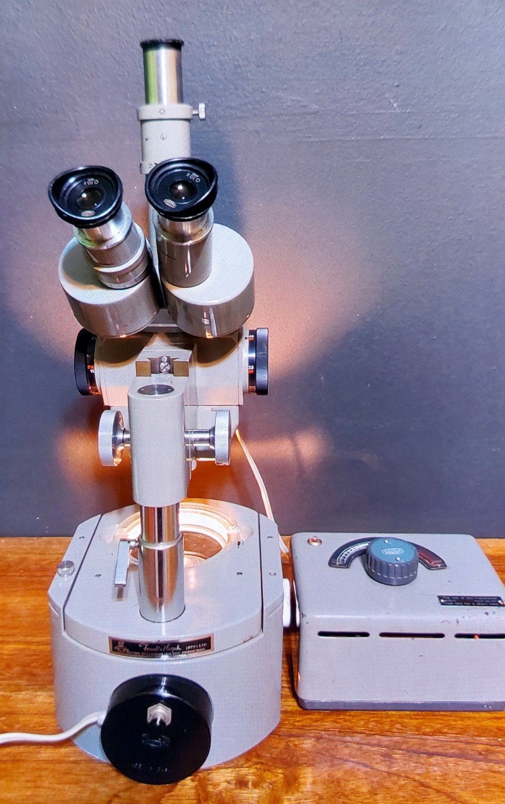 Olympus Tokyo Stereomicroscoop met Verlichting en Regulator, Audio, Tv en Foto, Optische apparatuur | Microscopen, Ophalen, Gebruikt
