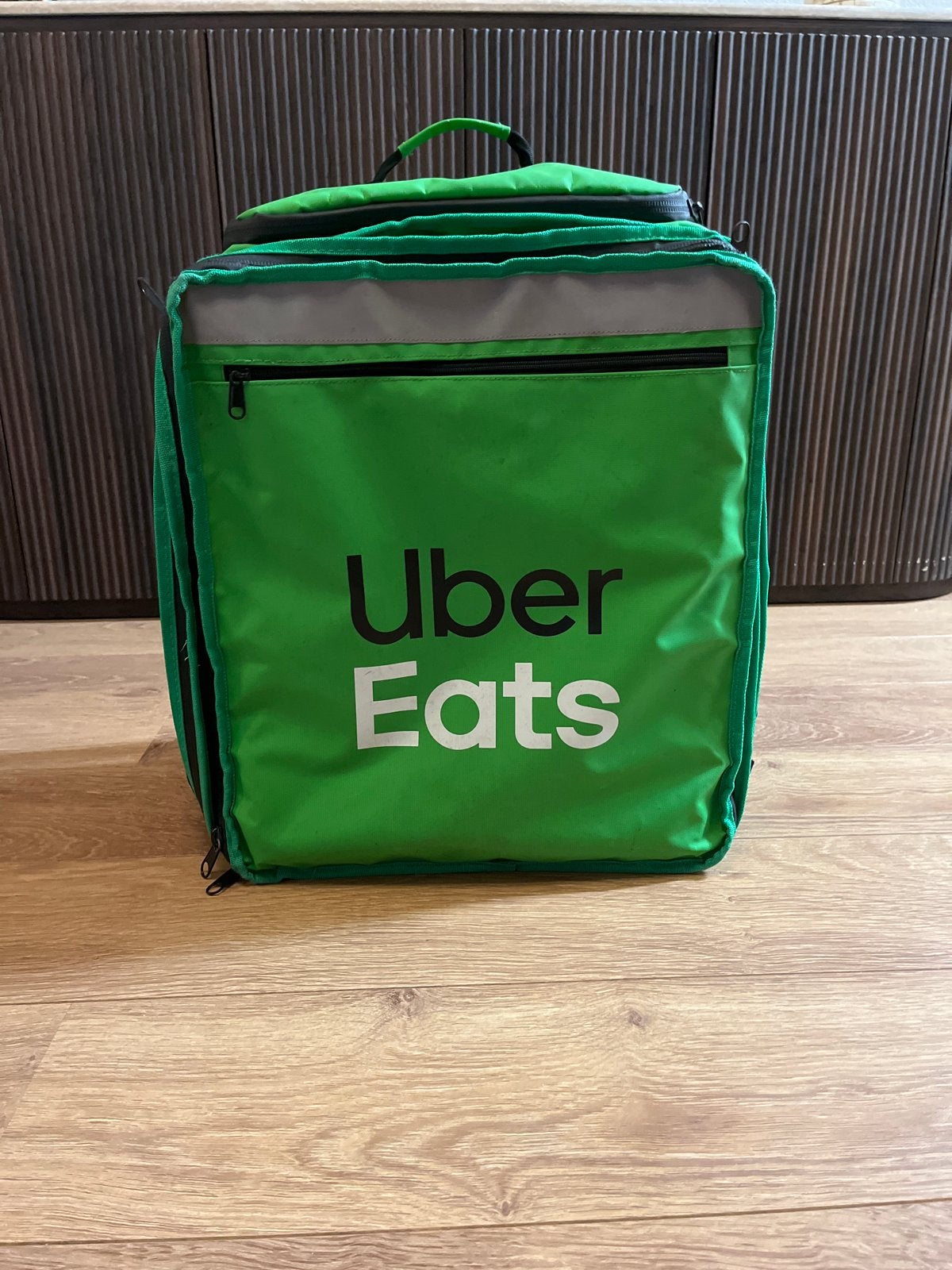 Uber Eats bezorgtas - Zo goed als nieuw, Sieraden, Tassen en Uiterlijk, 25 tot 40 cm, Ophalen of Verzenden, Zo goed als nieuw