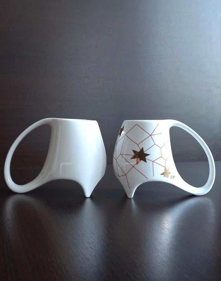 Corry Ammerlaan ontwerp,set van twee gevormde witte kopjes, Verzamelen, Ophalen of Verzenden