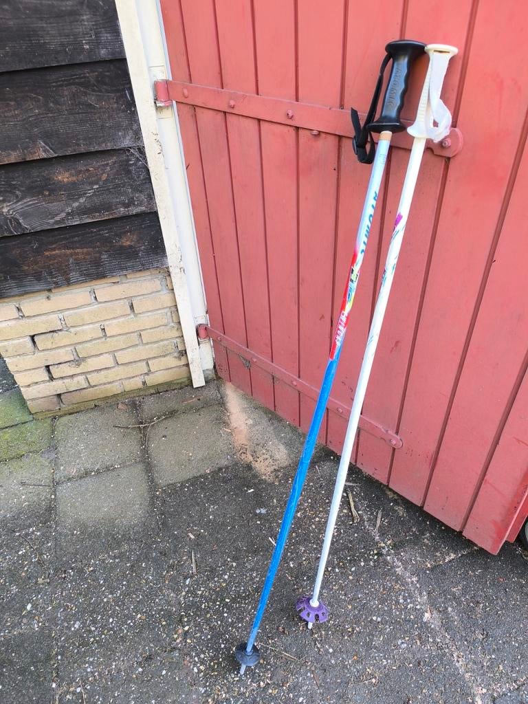 Twee kromme skistokken - Verschillende merken, Overige merken, Gebruikt, Stokken, Ophalen of Verzenden