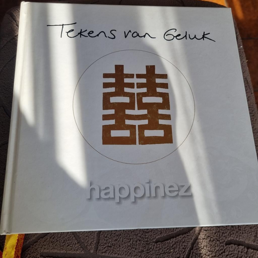 Tekens van Geluk - Inspirerend boek over geluk vinden, Achtergrond en Informatie, Spiritualiteit algemeen, Ophalen of Verzenden