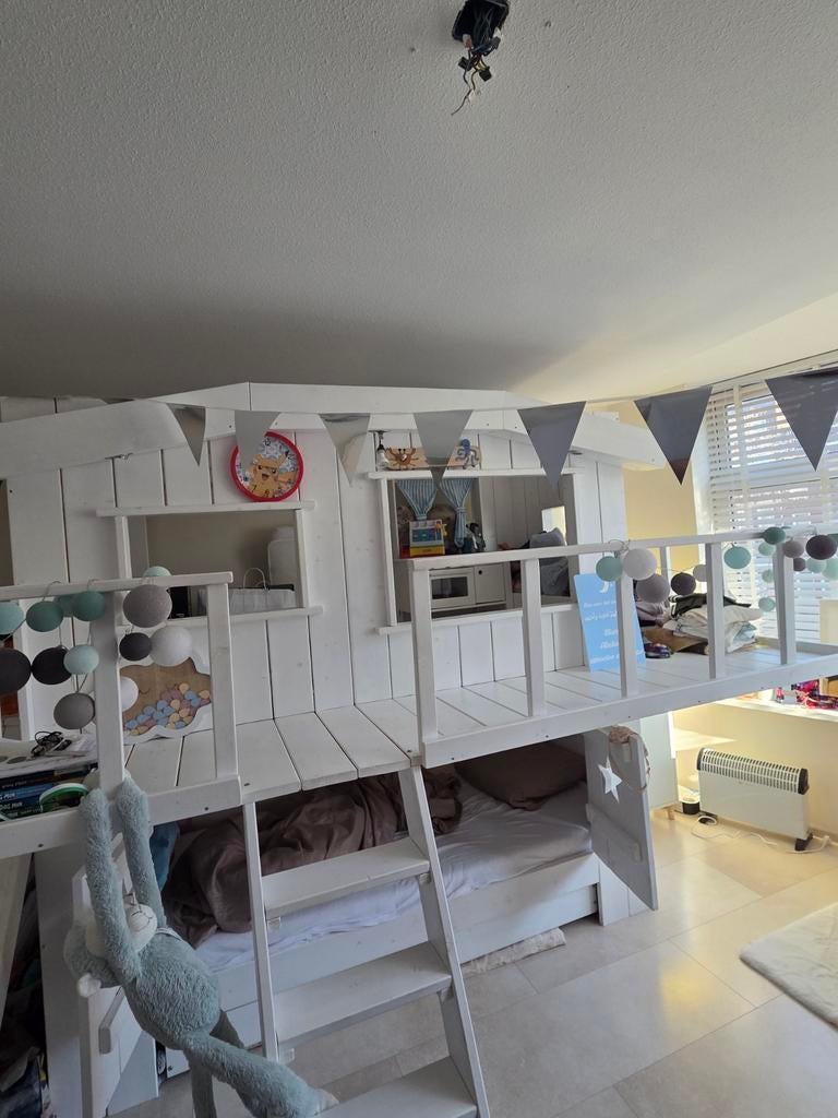 Kinderbed, Kinderen en Baby's, Kinderkamer | Stapelbedden en Hoogslapers, Ophalen of Verzenden, Zo goed als nieuw, Hoogslaper