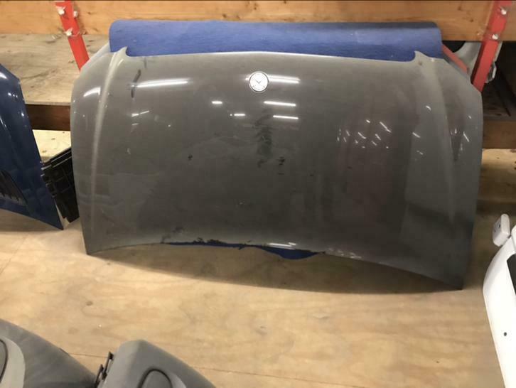 Mercedes Vito motorkap W639 rood, donkergrijs, Ophalen, Gebruikt, Voor, Mercedes-Benz