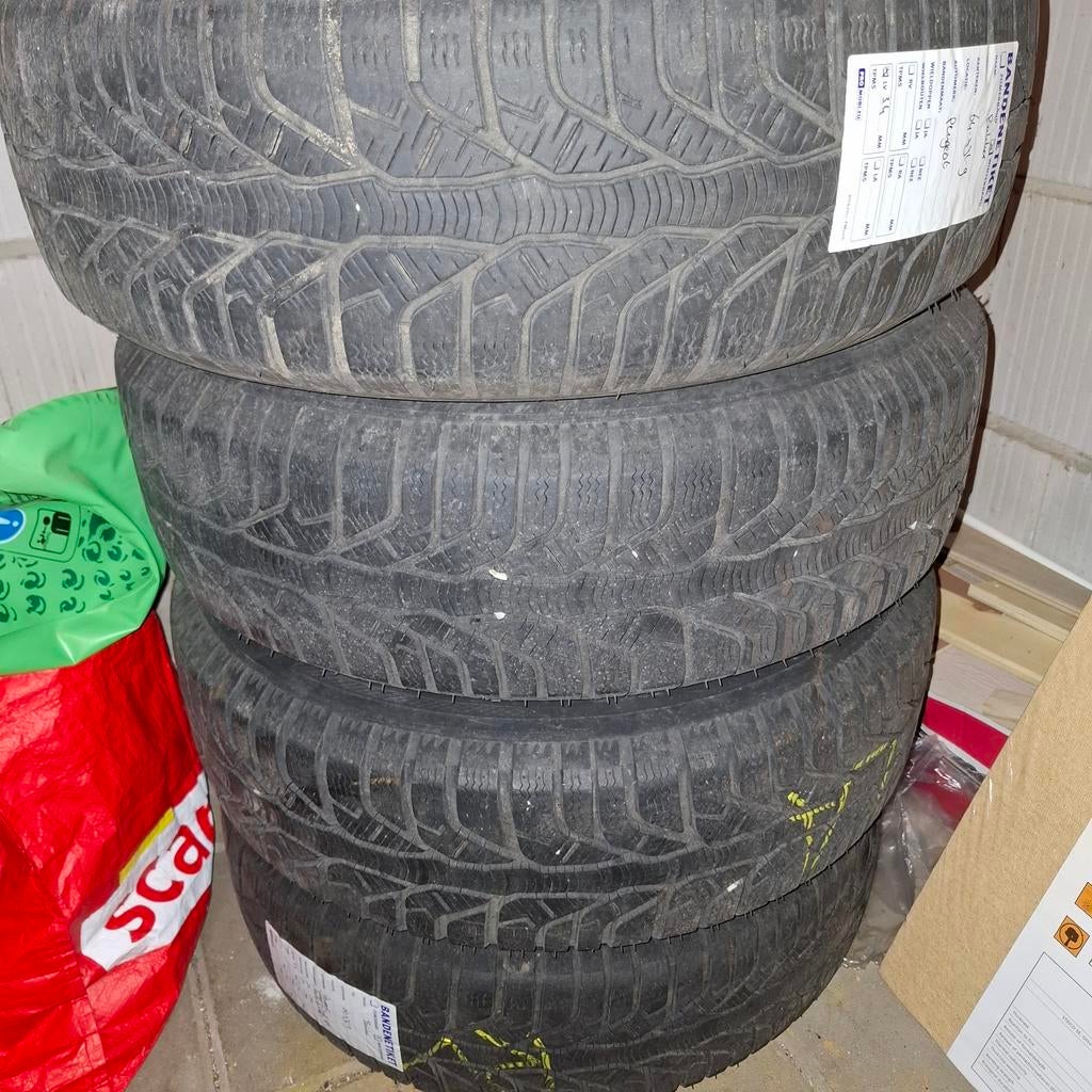 Set winterbanden peugeot 208, Ophalen, 15 inch, Banden en Velgen, 185 mm