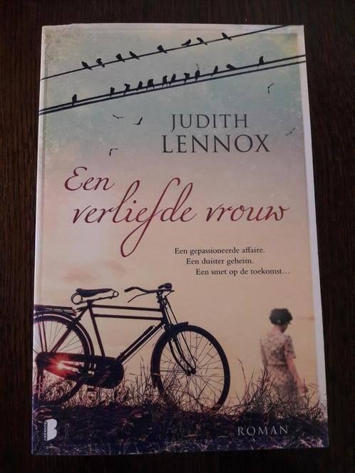 p2 Een verliefde vrouw - Judith Lennox, Ophalen of Verzenden, Zo goed als nieuw