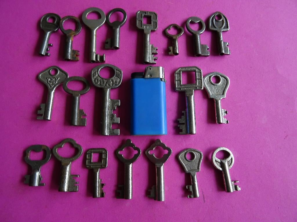 20 MOOIE OUDE ANTIEKE HANGSLOT SLEUTELS SLEUTEL SLOT SLOTEN, Ophalen of Verzenden