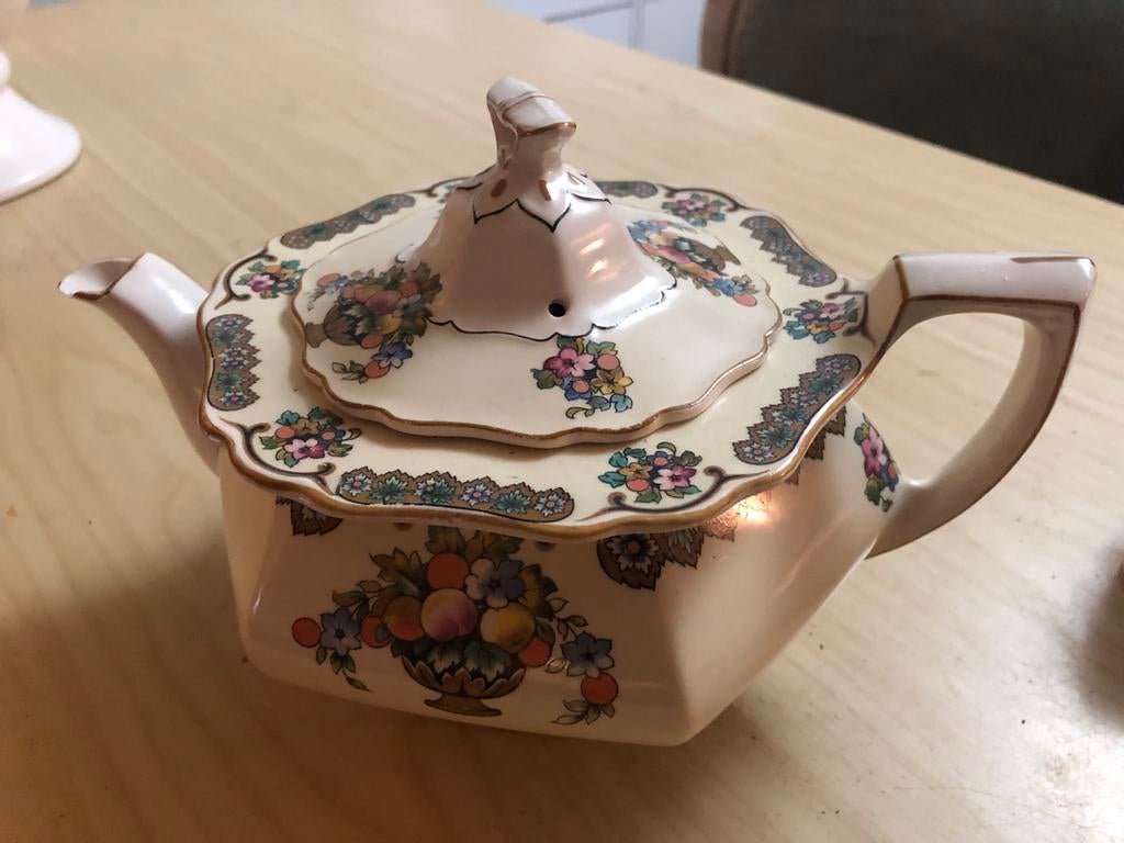 John Maddock & Sons Royal Ivory Theepot, Suikerpot, Melkkann, Antiek en Kunst, Ophalen of Verzenden