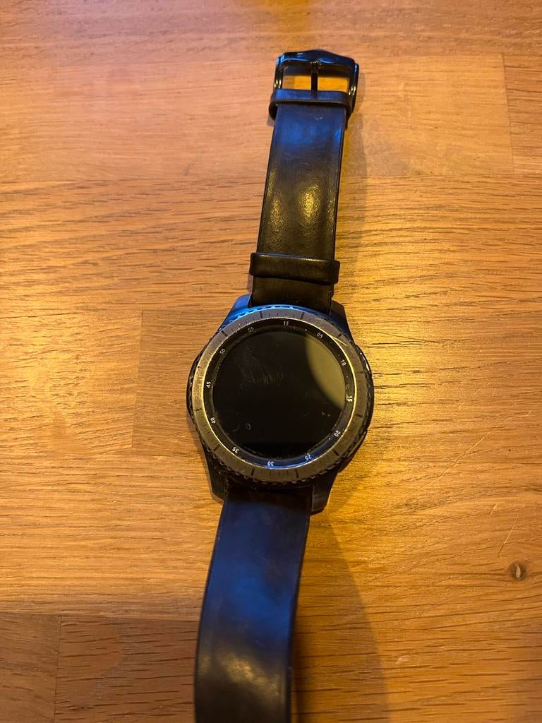 Samsung Gear S3 frontier & extra bandjes, Gebruikt, Zwart, Ophalen of Verzenden, Waterdicht