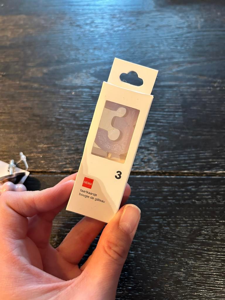 Taart kaarsje cijfer 3, Sieraden, Tassen en Uiterlijk, Uiterlijk | Cosmetica en Make-up, Ophalen, Zo goed als nieuw, Handen en Nagels