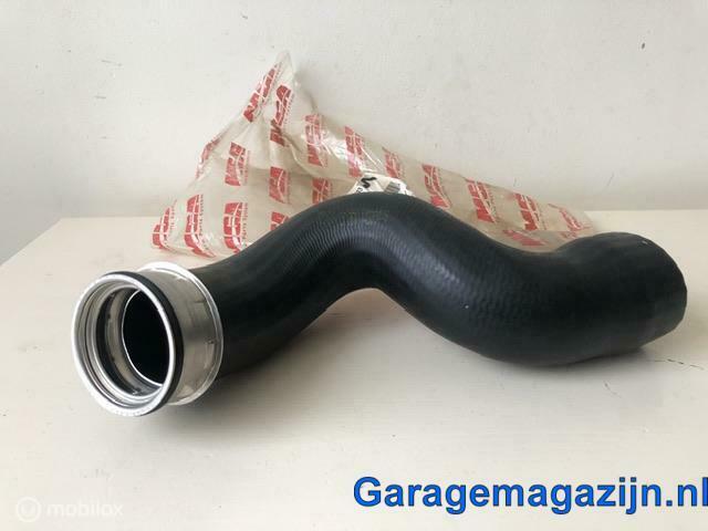 Laadluchtslang 3B0145834S Intercooler bovenaan links, Ophalen of Verzenden, Nieuw, Volkswagen