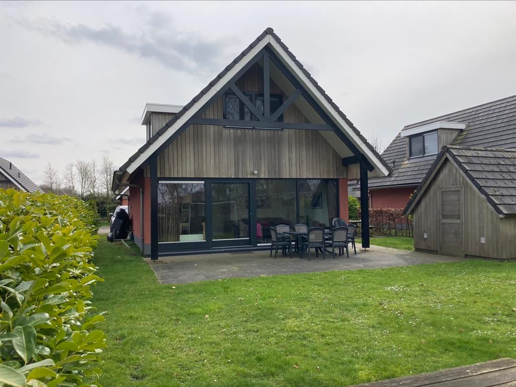 ruime villa in Friesland bij het Slotermeer, Vakantie, Vakantiehuizen | Nederland, 8 personen, Wasmachine, Friesland, Eigenaar