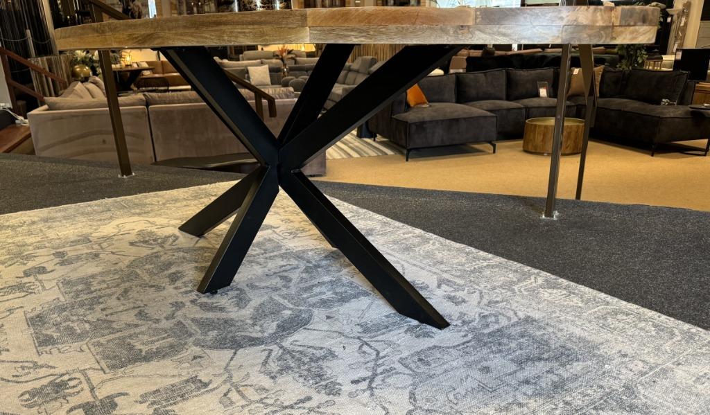 Eettafel ovaal 240cm. met spinpoot Direct/leverbaar E-1950, Vijf personen of meer, #Eettafel#Mangohout#240#Houtenonderstel#Mok