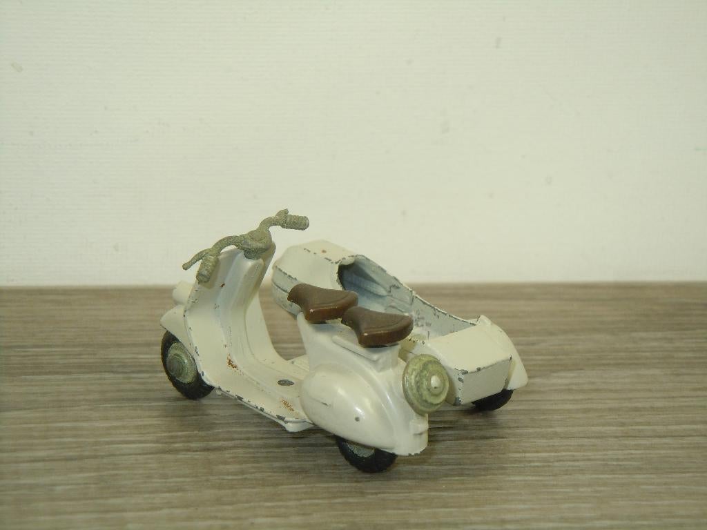 Vespa with Side Car - Tekno 443 Denmark, Hobby en Vrije tijd, Modelauto's | 1:43, Overige merken, Gebruikt, Auto, Verzenden