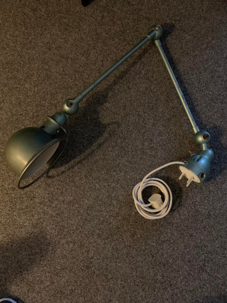 Jieldé wandlamp, Ophalen