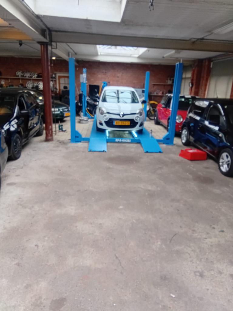 Automonteur auto herstel apk onderhoud banden autoambulance, Diensten en Vakmensen