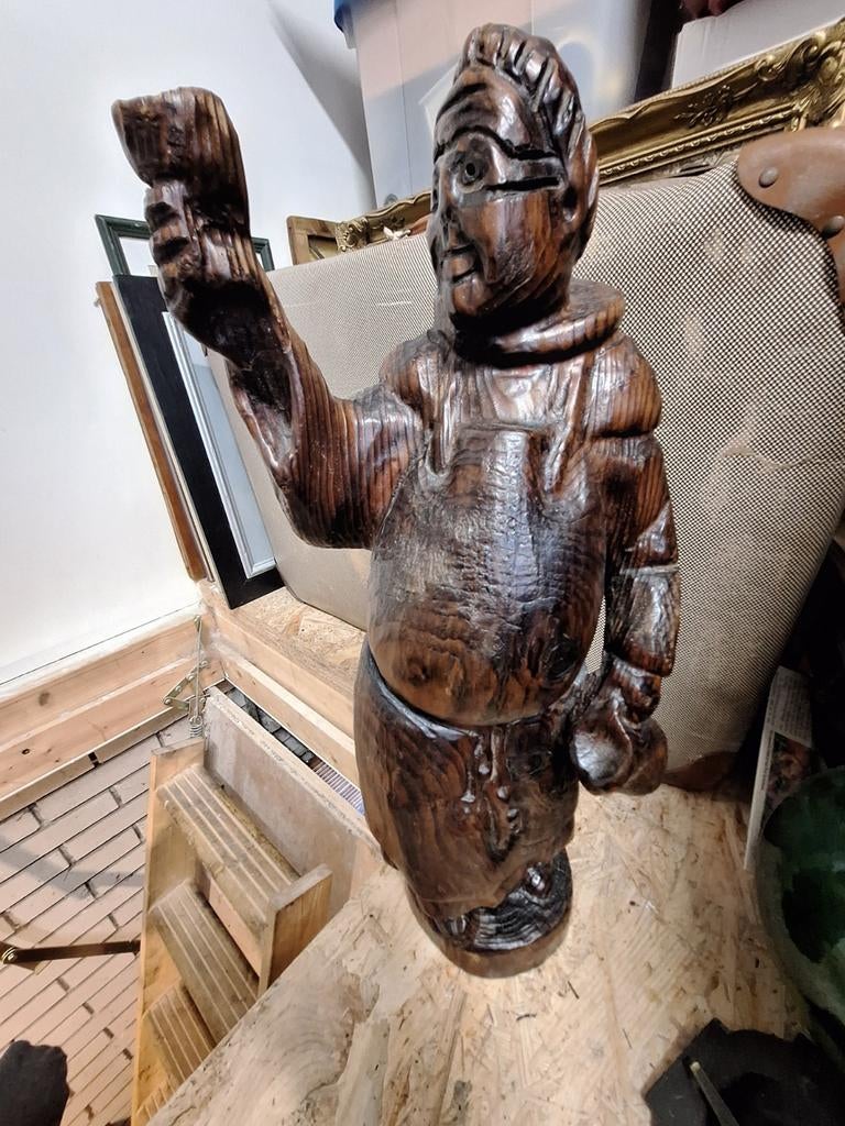 Houten beeld van een monnik met bierpul, Ophalen of Verzenden