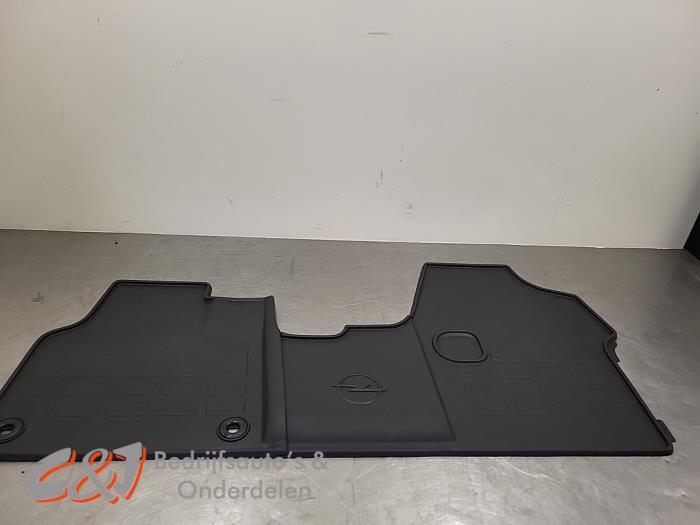 Matten Set van een Opel Vivaro, Gebruikt, -, -, Opel