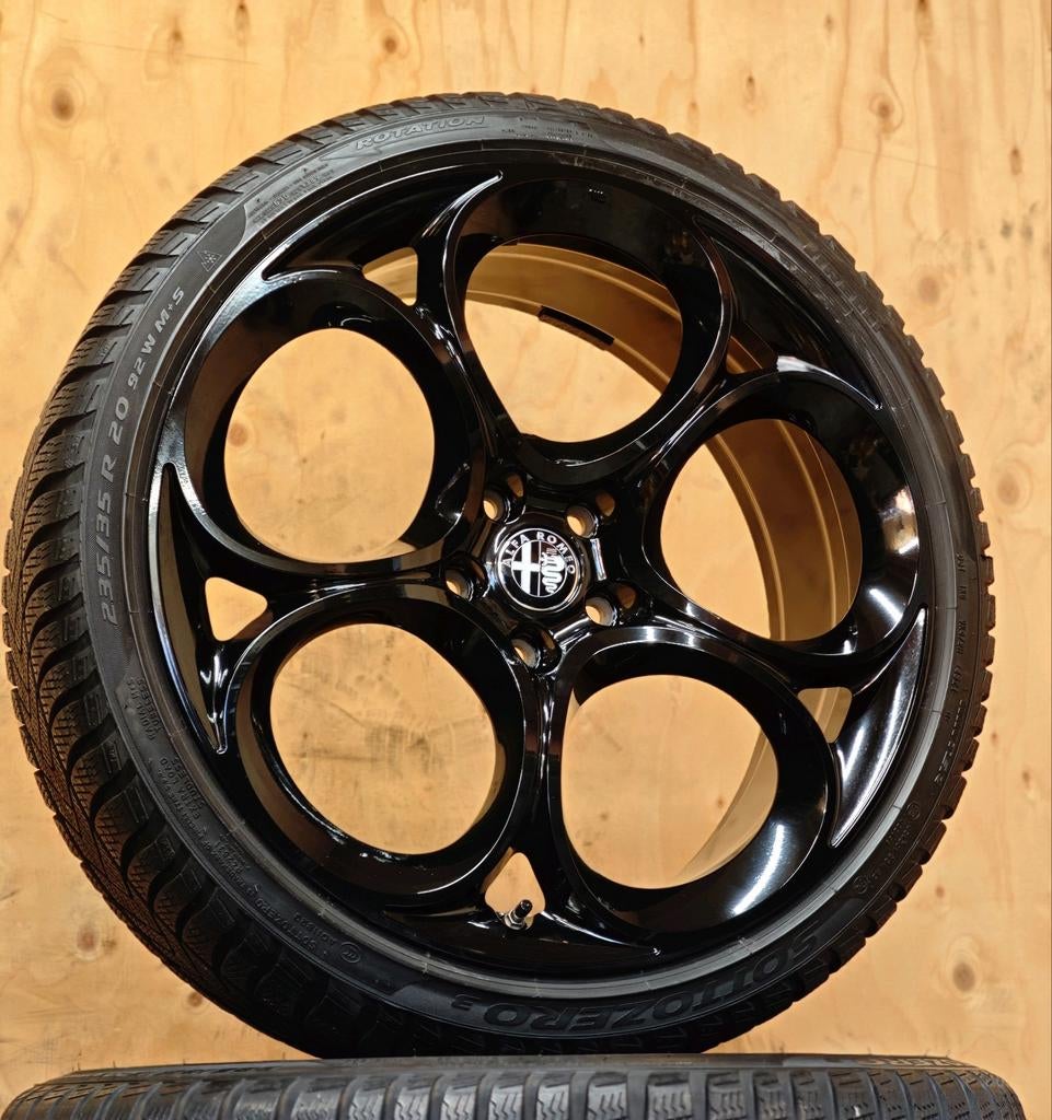 Org. 20" WINTER Alfa Romeo Giulia velgen Pirelli TPMS, Alfa, Alfa, Gebruikt, Alfa