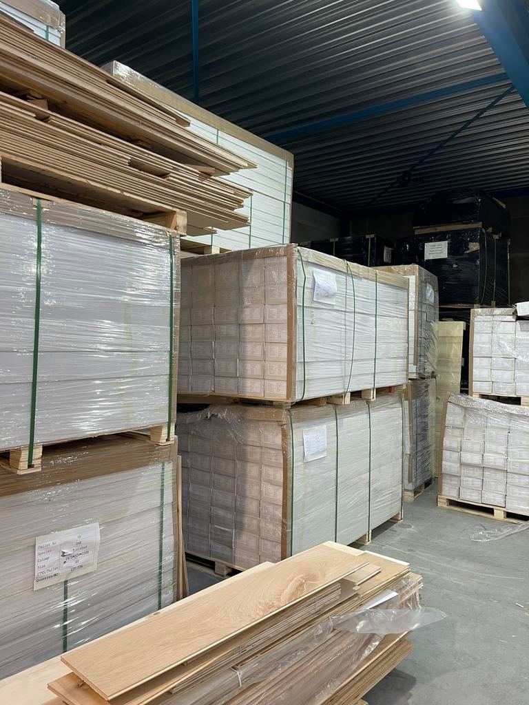 Floor2Day 20.000m2 eiken vloeren voorraad Zat en Zon open, Doe-het-zelf en Verbouw, 50 tot 150 cm, Ophalen of Verzenden, Zo goed als nieuw