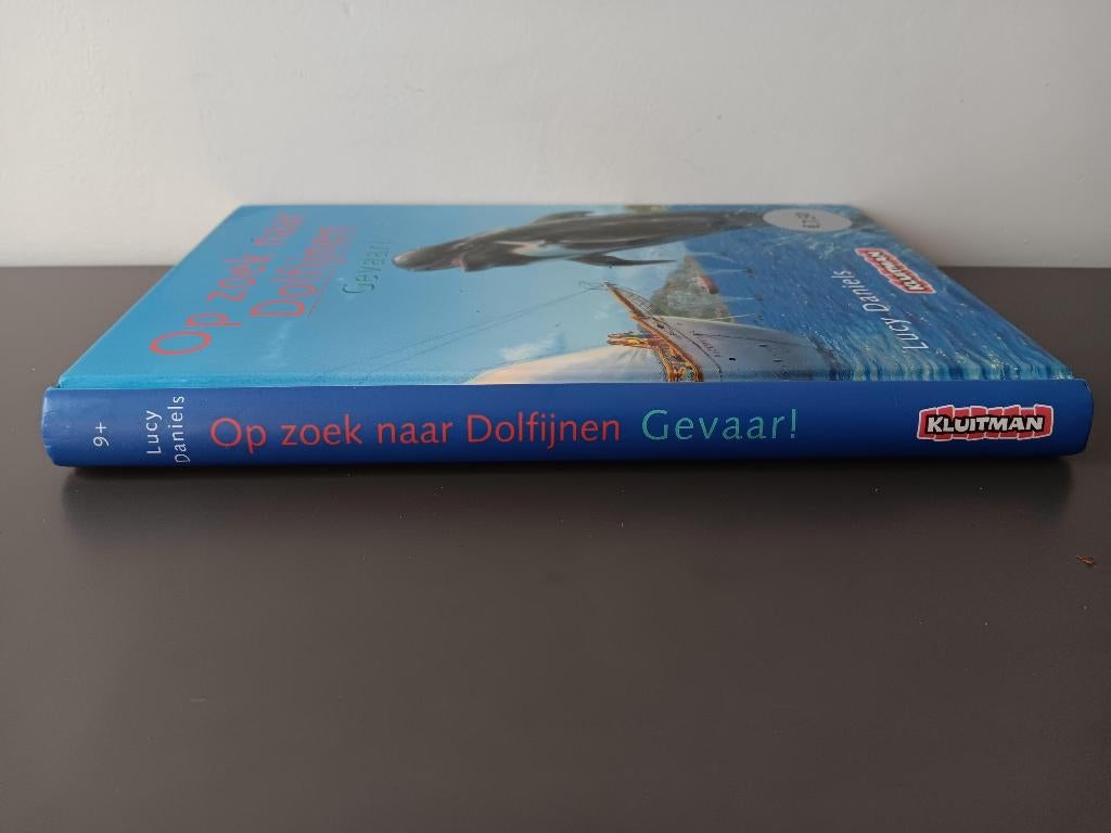 Op zoek naar dolfijnen Gevaar, Ophalen of Verzenden, Gelezen