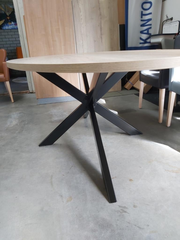 Foto 5 van Nieuwe ovale eettafel