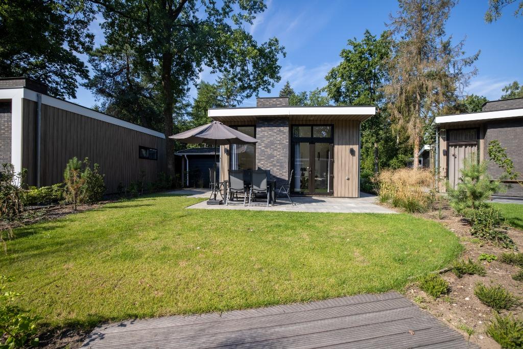 Luxe zespersoons Hertenhoeve vakantiewoning in Hoenderloo, Huizen en Kamers, Recreatiewoningen te koop, Chalet, Gelderland, 3 slaapkamers