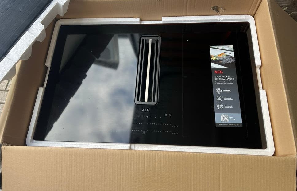 Nieuwe AEG Inductiekookplaat met geïntegreerde afzuiging, Aeg, Minder dan 85 cm, Nieuw, Energieklasse A of zuiniger