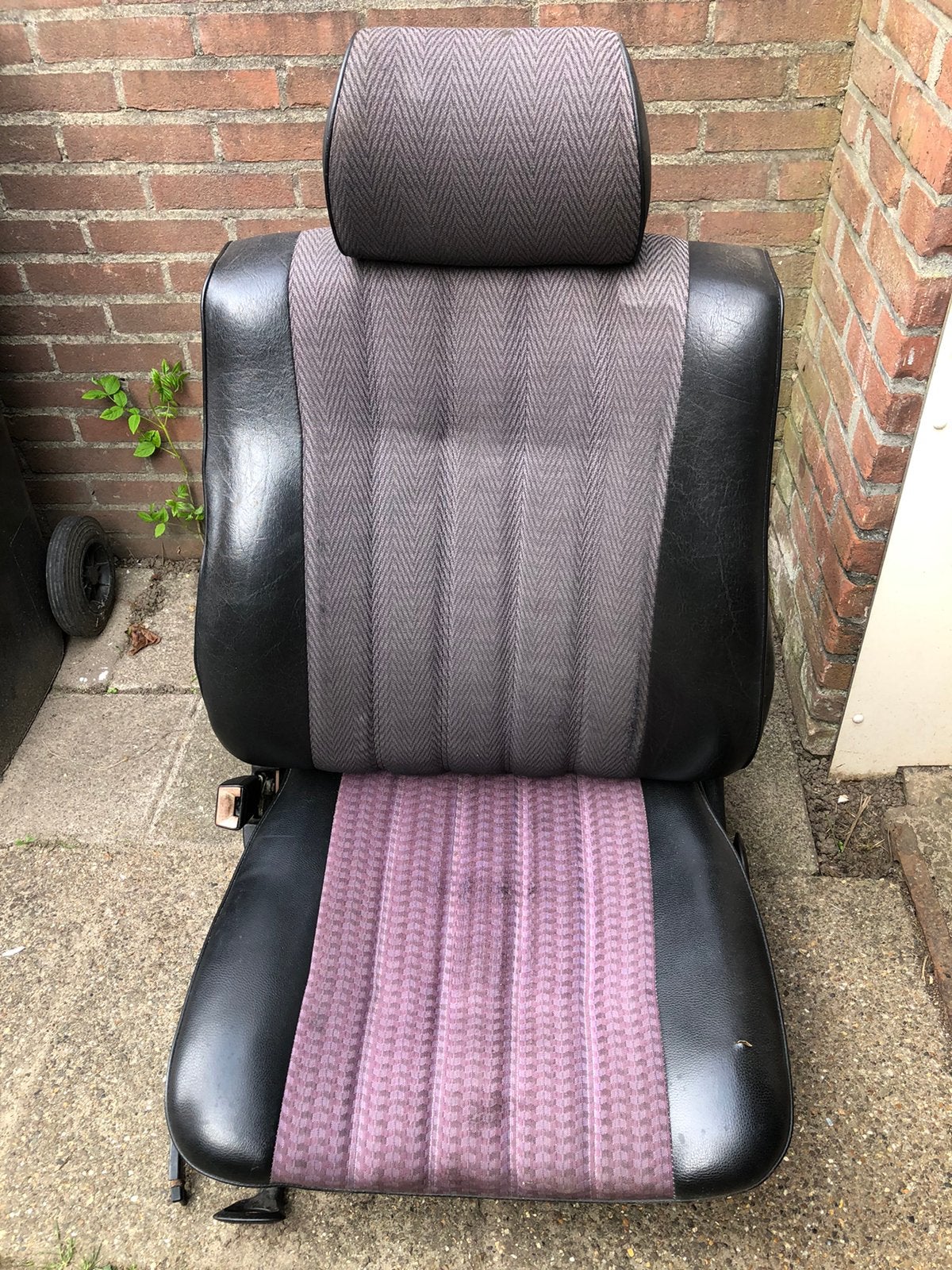 Mercedes zwart w123 bestuurdersstoel stoel €90, Auto-onderdelen, Interieur en Bekleding, Ophalen of Verzenden, Nieuw