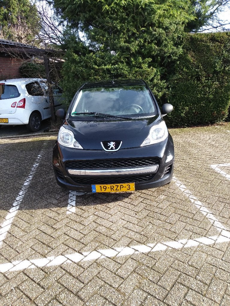 Peugeot 107 1.0 12V 5DR 2011 Zwart, Voorwielaandrijving, Stof, Zwart, 4 stoelen
