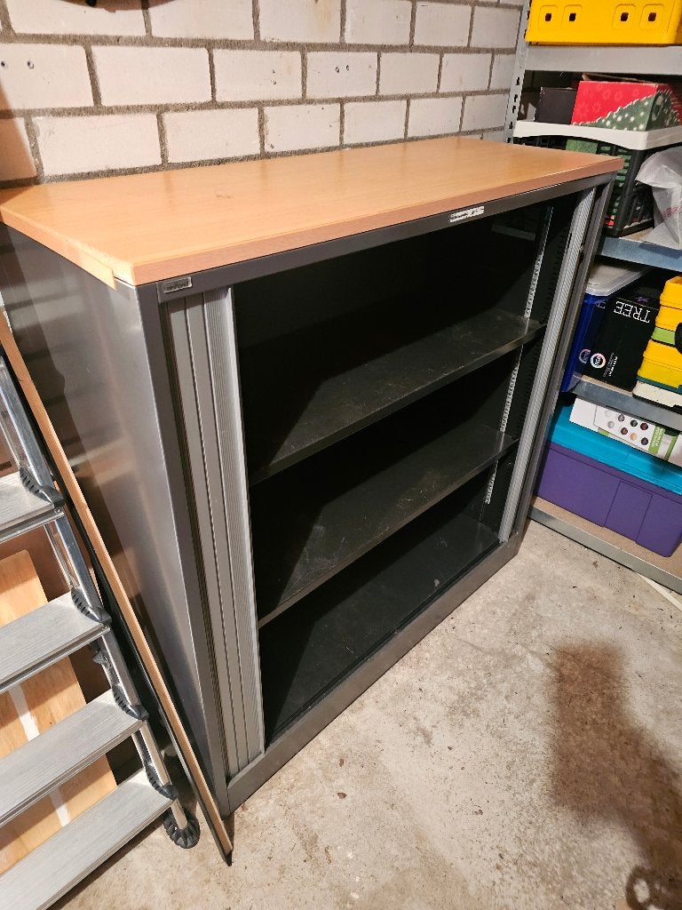 Metalenkast met schuifdeur, Huis en Inrichting, Kasten | Roldeurkasten en Archiefkasten, Ophalen, Gebruikt, 100 tot 150 cm, 100 tot 150 cm