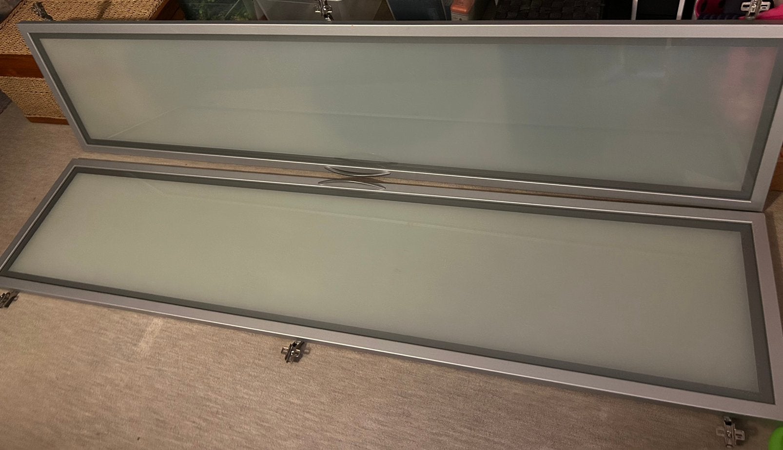 Twee kledingkast deuren hout met glas, Ophalen, Gebruikt