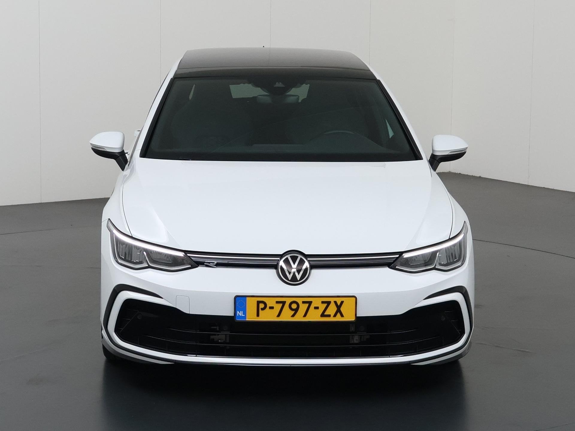 Volkswagen Golf 1.5 eTSI R-Line Business+ | Trekhaak | Panor, Auto's, Euro 6, 4 cilinders, Wit, Bedrijf