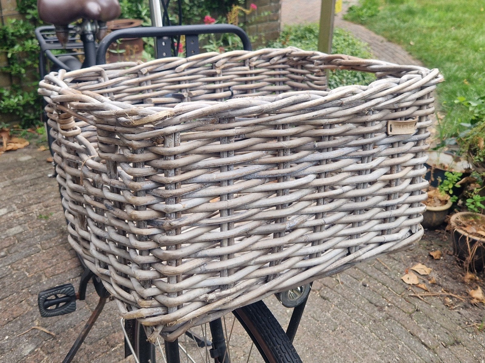Grote rieten fietsmand voor voorop de fiets, Ophalen, Gebruikt, Onbekend, Stuurbevestiging
