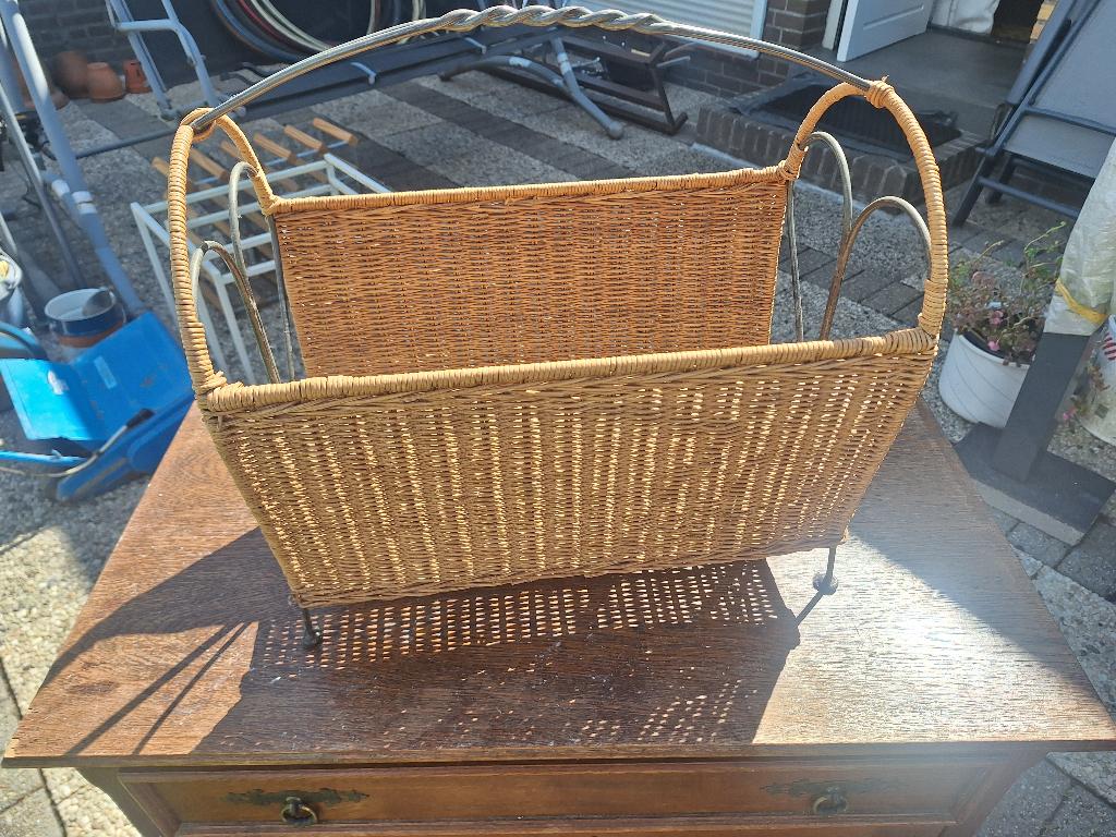 Lectuurbak vintage, Huis en Inrichting, Woonaccessoires | Krantenbakken en Lectuurbakken, Ophalen, Zo goed als nieuw