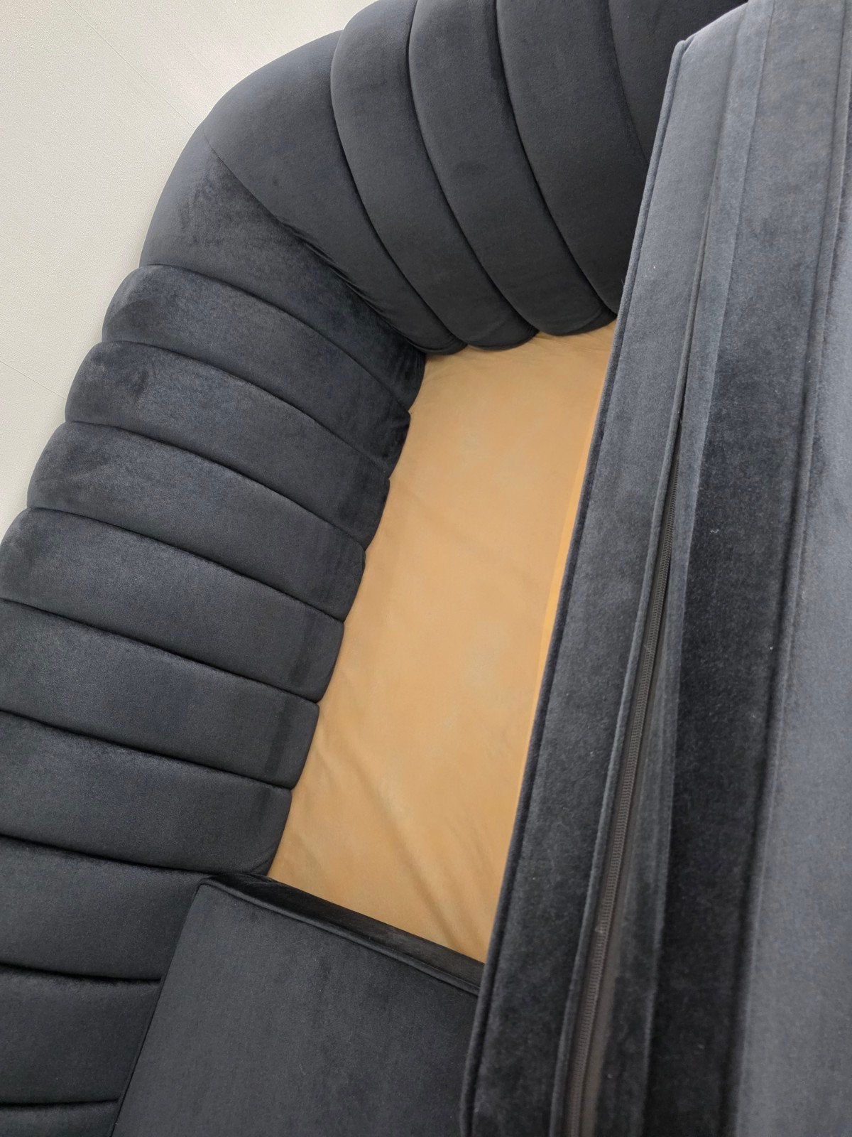 Luxe Stijlvolle Zwarte Bank met Chrome Details, Huis en Inrichting, Ophalen, Gebruikt, Driepersoons, 75 tot 100 cm