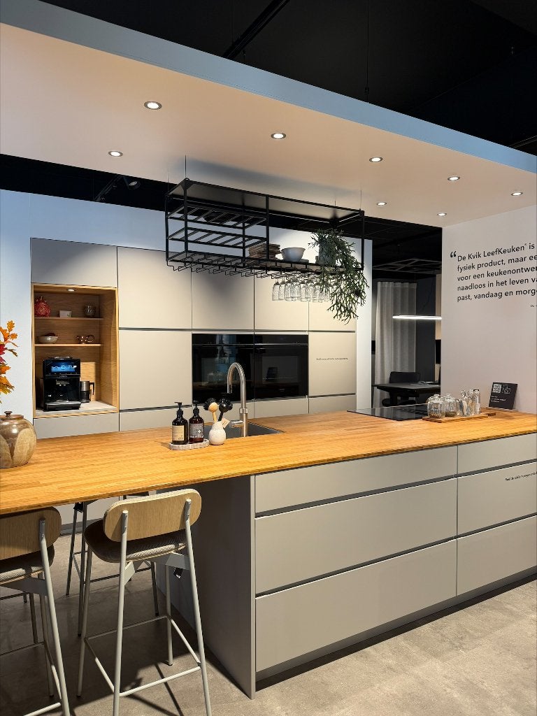 showroom keuken KVIK MANO ARIZONA BEIGE, Nieuw, Enkelwandige keuken, Ophalen of Verzenden, Hout