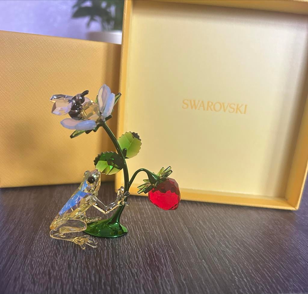 Swarovski Idyllia Kikker met Aardbei en Bloem, Ophalen of Verzenden, Zo goed als nieuw, Figuurtje