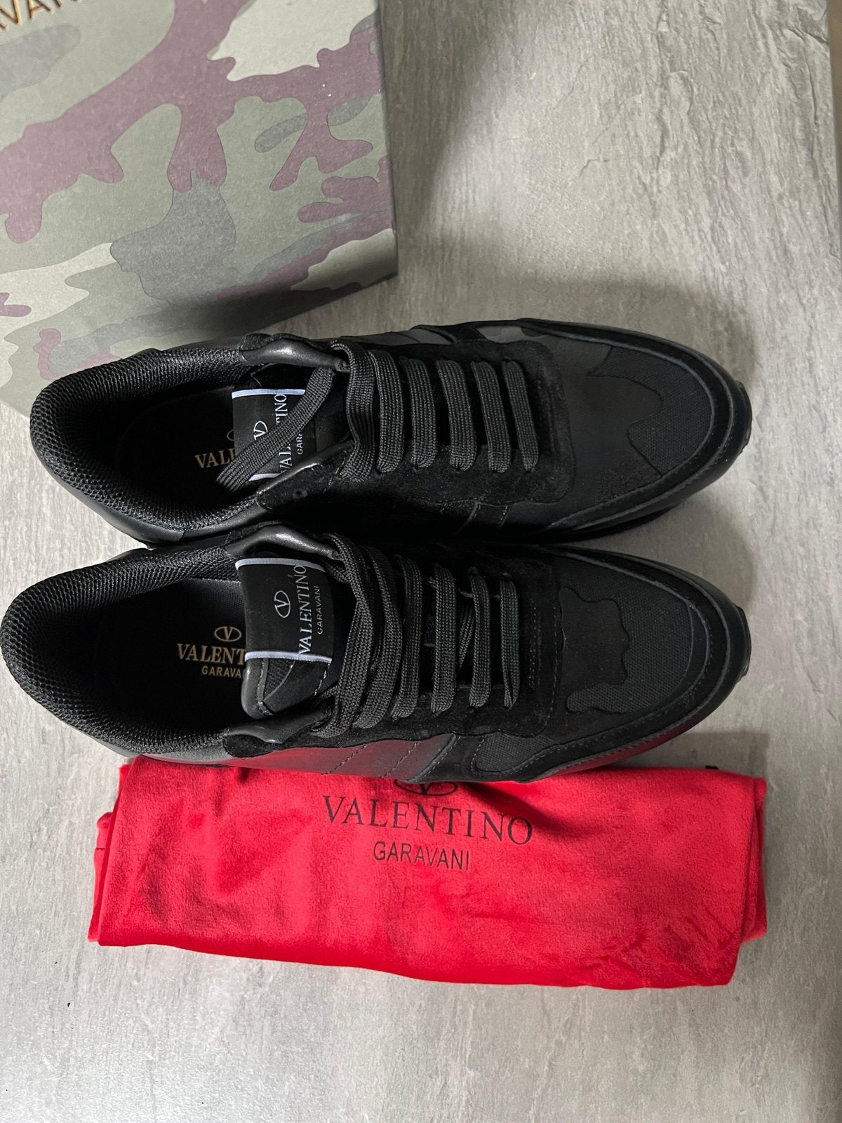Valentino Garavani Rockrunner Sneakers Zwart - Maat 42, Ophalen of Verzenden, Zo goed als nieuw, Zwart