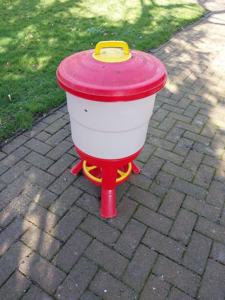 voerton voor kippen, Ophalen, Zo goed als nieuw, Drinken en Voederen