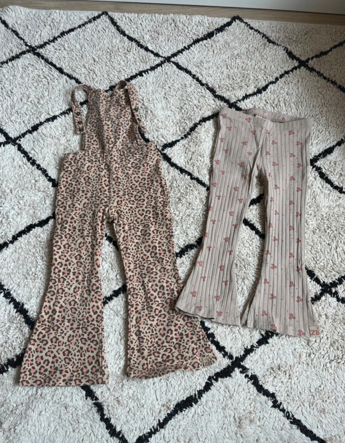 Z8 tuinbroek en flared broek maat 92/98, Ophalen of Verzenden, Zo goed als nieuw, Meisje, Setje